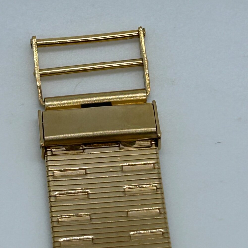 Bill Blass Vintage Quartz Watch Gold-ToneTextured Dial Retro 90s Working READ - Picture 14 of 16